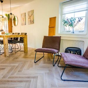 Luxe vakantiehuis in het bos met jacuzzi en sauna